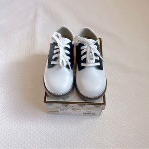 Footmates “Cheer” Navy/White Oxford Shoes, Size 8